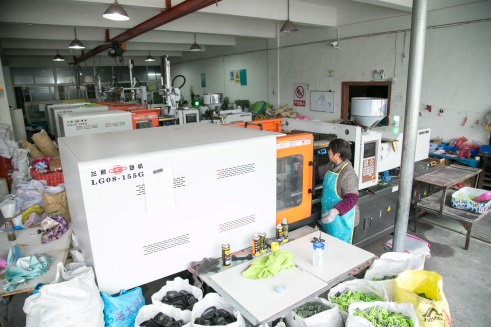 Sheet extrusion and forming equipment